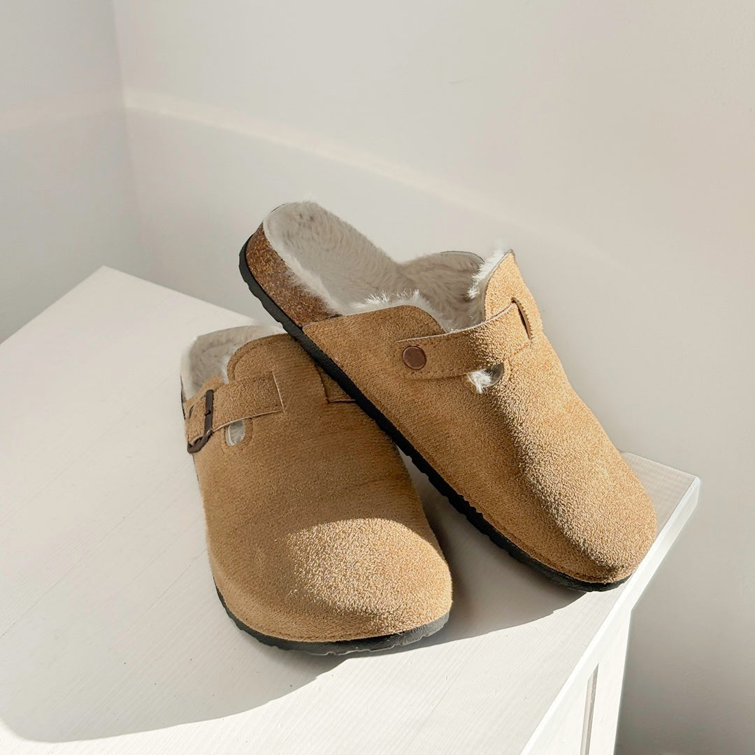 Women's Suede Clogs - Comfortable Slip-On Footwear for All Seasons