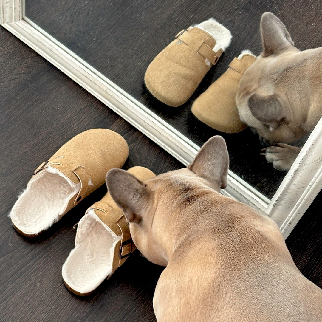 Women's Suede Clogs - Comfortable Slip-On Footwear for All Seasons