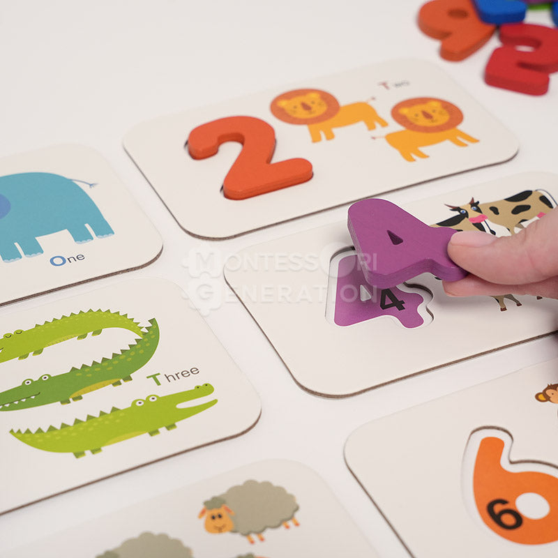 Cartes alphabet et chiffres avec lettres en bois
