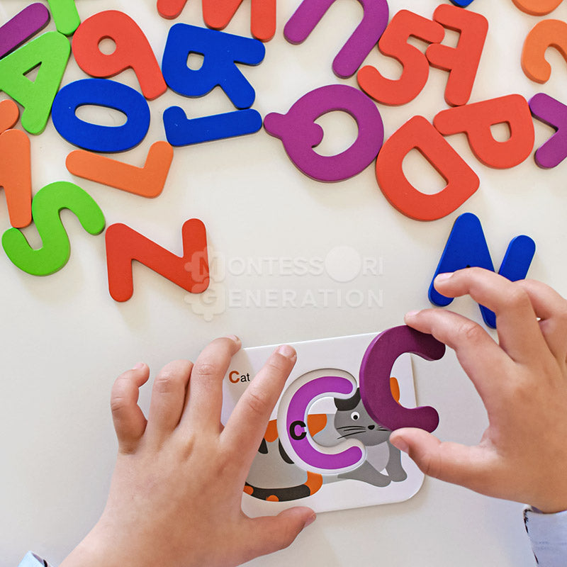 Cartes alphabet et chiffres avec lettres en bois