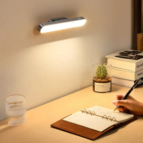 Vue rapprochée de la barre lumineuse LED Intuitive, une solution d'éclairage nomade et design.