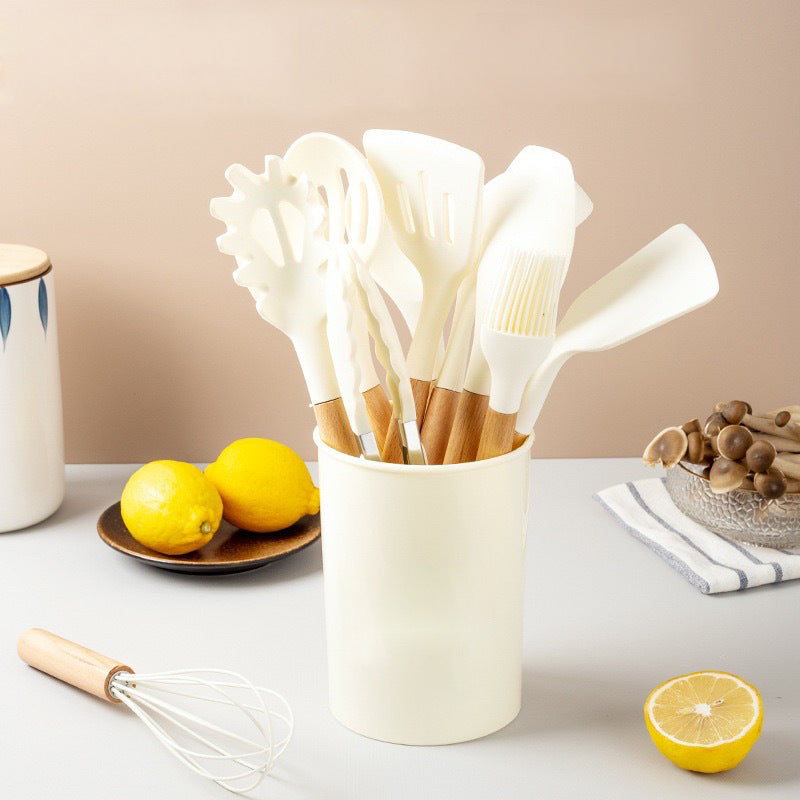 Set de 12 ustensiles en silicone, manches en bois