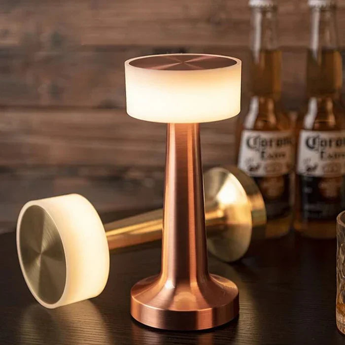 lampe-epure-plat-cuivre-ambiance