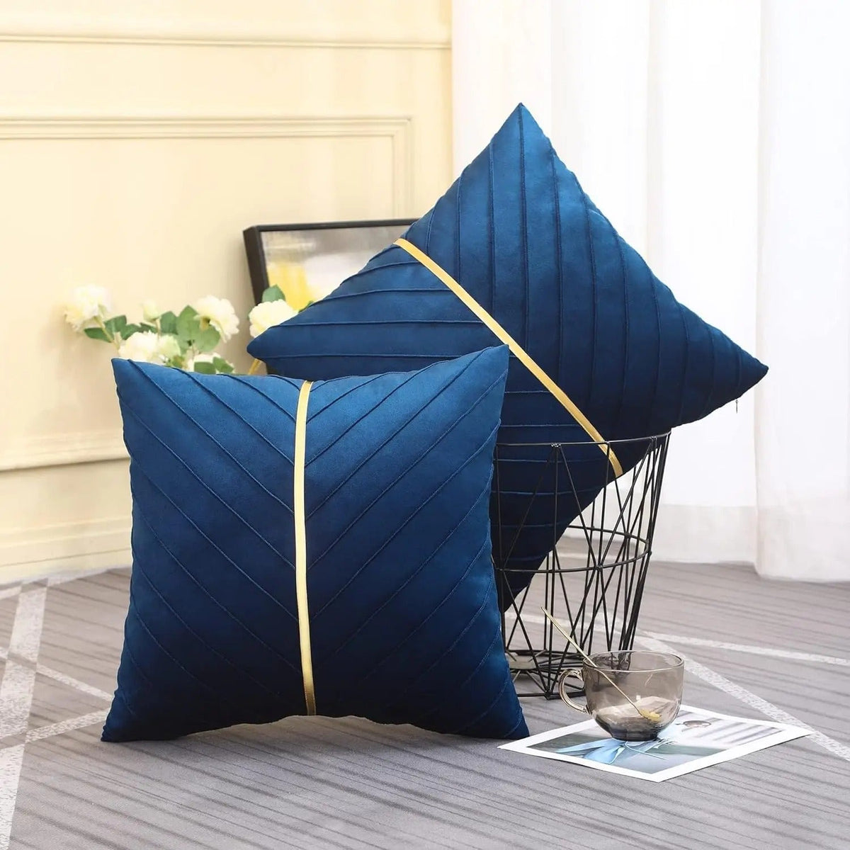 Noir Elegance - Housse de Coussin Velours à Sequins