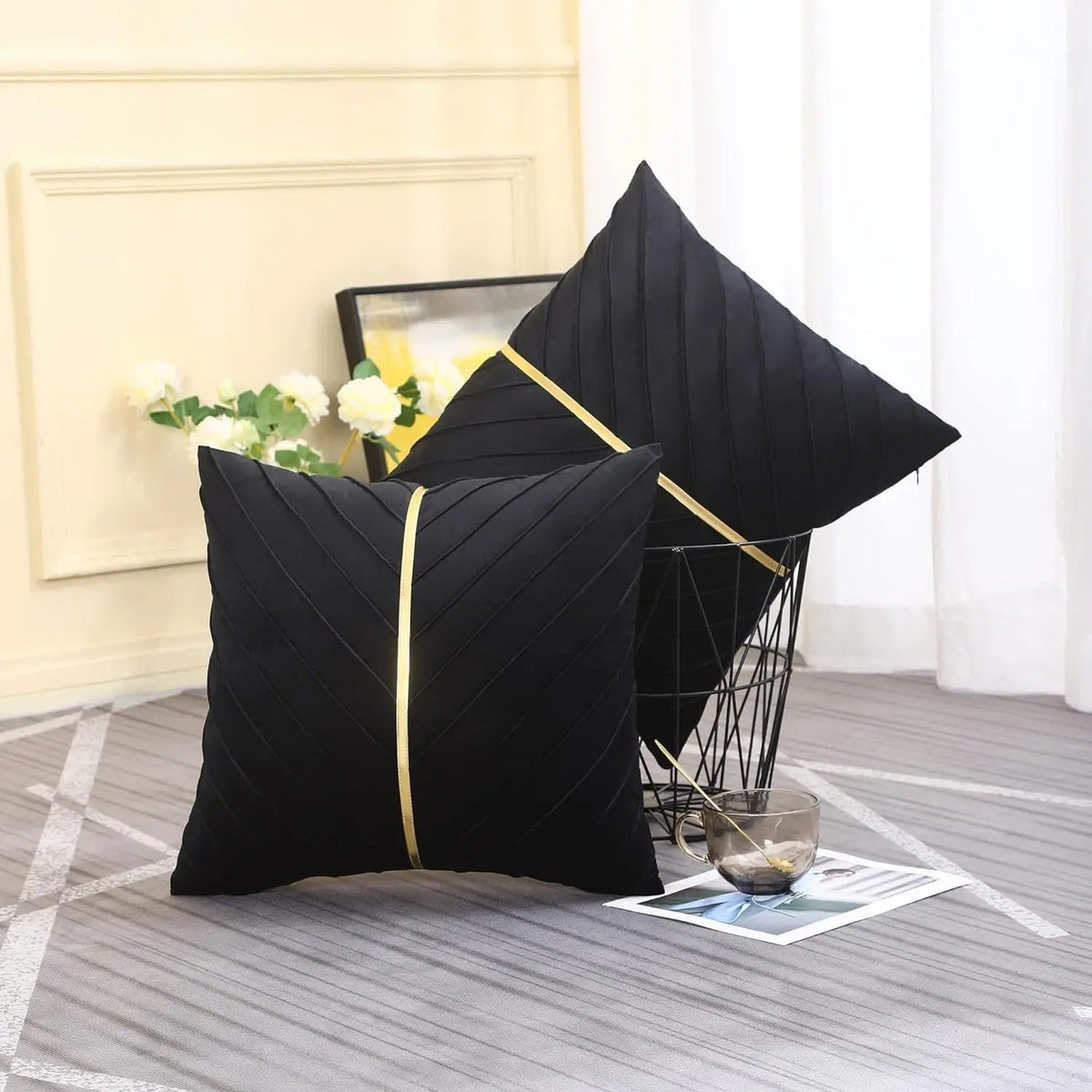 Noir Elegance - Housse de Coussin Velours à Sequins