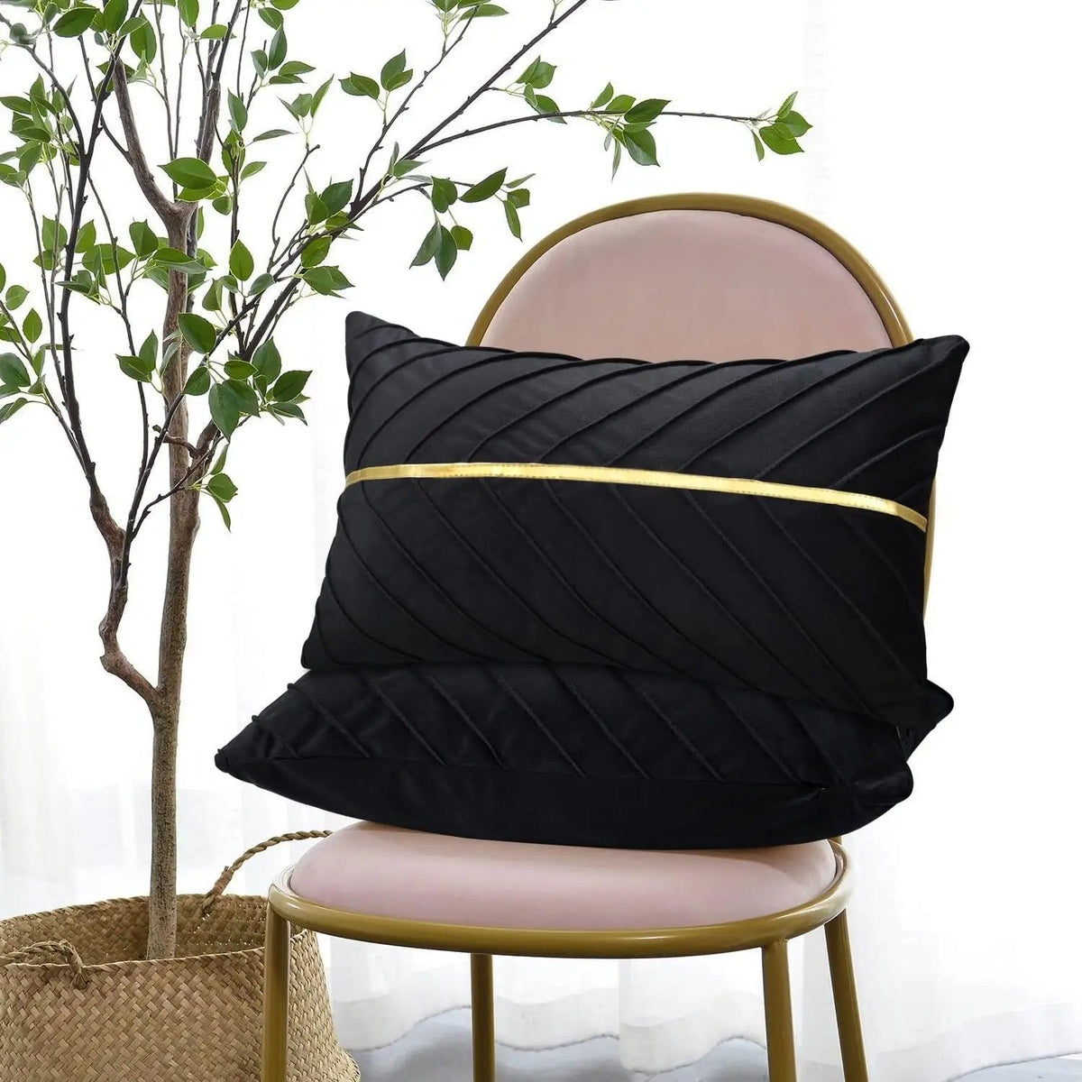 Noir Elegance - Housse de Coussin Velours à Sequins