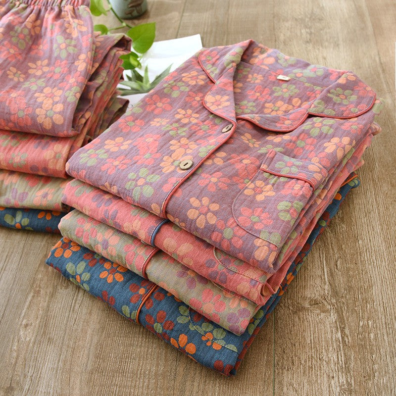 Women's Cotton Pyjama Set with Daisy Pattern