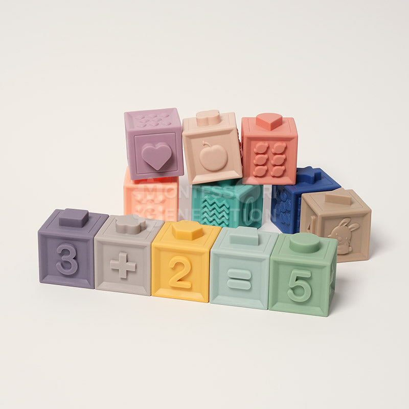 12 cubes souples en silicone qui couinent